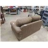 Image 4 : Couch - 62" wide