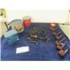 Image 1 : (6) Pipes, Extra Mouthpiece, 3 Tins