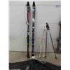 Image 1 : 2 Sets of Skis + Poles Includes Salomon Bag