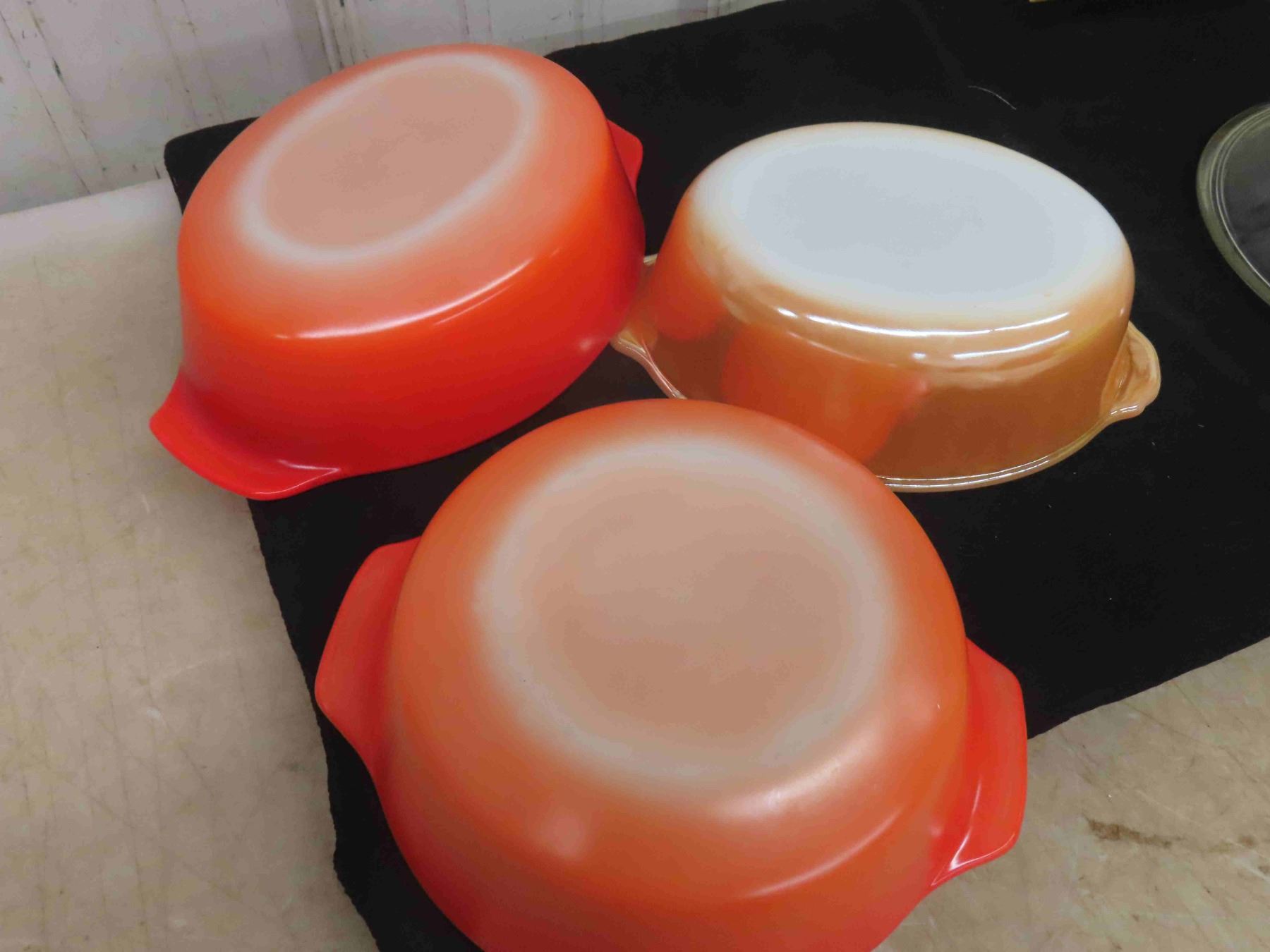 Pyrex Top Tupperware 7 pcs Fire King, Pyrex, Tupperware, Kitchen Electric Clock
