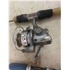 Image 10 : 3 Ice Fishing Rods + 6 Reels Including New Quantum