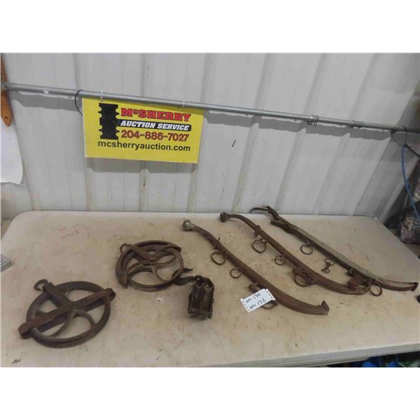 2 Well Pulleys, 1 Double Pulley, 3 Hames