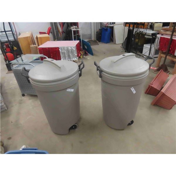 2 Rubbermaid Garbage Cans with Lids