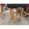 Image 8 : Rustic Cabin Wood Table + 3 Stools 29" x 30" x 30"