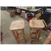 Image 5 : Rustic Cabin Wood Table + 3 Stools 29" x 30" x 30"