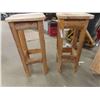 Image 6 : Rustic Cabin Wood Table + 3 Stools 29" x 30" x 30"