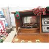 Image 10 : Fireplace / 1bar / 8 Track / Record Player 17" x 43" x 48"