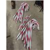 Image 3 : 25 Plastic Candy Canes 29 " + 32" Tall