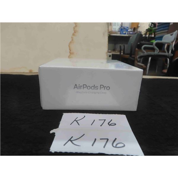 New Apple Air Pods Pro with Wireless Charging Case