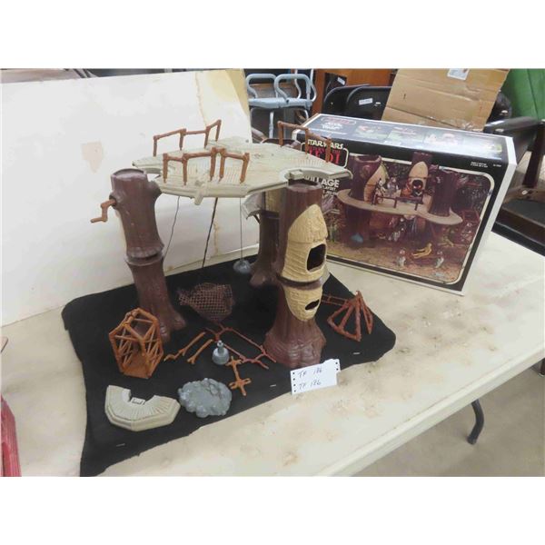 Vintage Star Wars 1983 Return of the Jedi Ewok Village Action Playset - Excellent