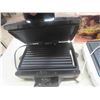 Image 4 : Hamilton Beach 2 Sided Gril, Toastmaster Electric Griddle, Fondue Set, Lazy Suzie