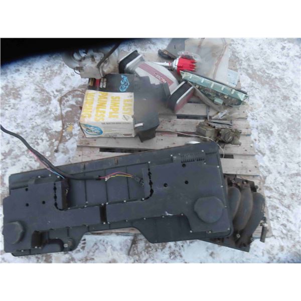 End of the Load Pallet Lot of Modern Car Parts; Dash Parts, Speakers, Header? Etc. … 