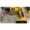 Image 5 : 3 DeWalt 1/2" Cordless Drill, Cordless Drywall Driver + 2 Chargers, 3 Batteries 18V, 