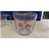 Image 4 : 5 Glass Measuring Cups - Pyrex + Fire King ; 1 - 4 Cups