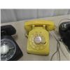 Image 4 : 4 Vintage Rotary Desk Phones