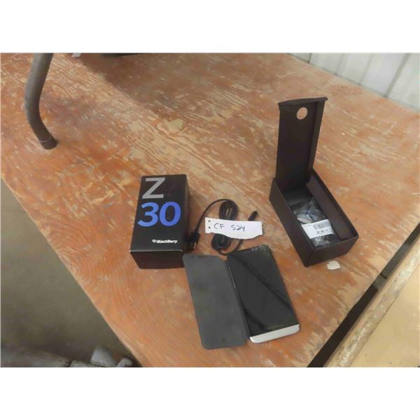 Blackberry 230 Phone - screen has damage - Untested