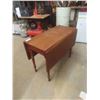 Image 3 : Country Drop Leaf Table ; Extended 28.5" x 38" x45" , Stored ; 28.5" x 19" x 45"