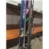 Image 3 : 3 Sets of Skis - No Poles