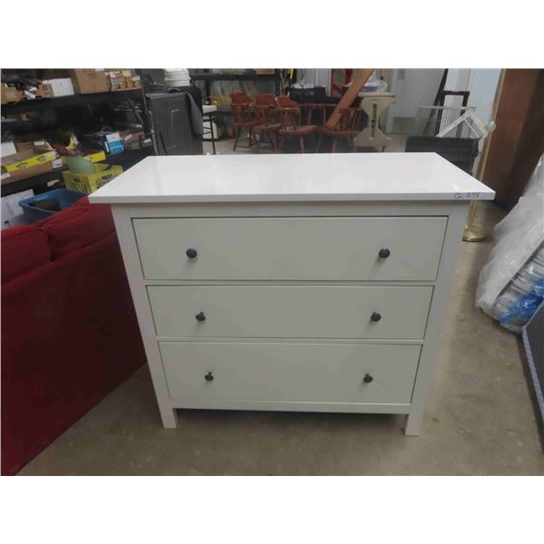 Modern 3 Drawer Dresser 20" x 38" x 43"