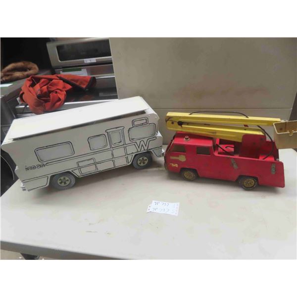 Tonka Winnebago - Metal, some Plastic - been painted 8" x 11" x 21" & Tonka Ladder 