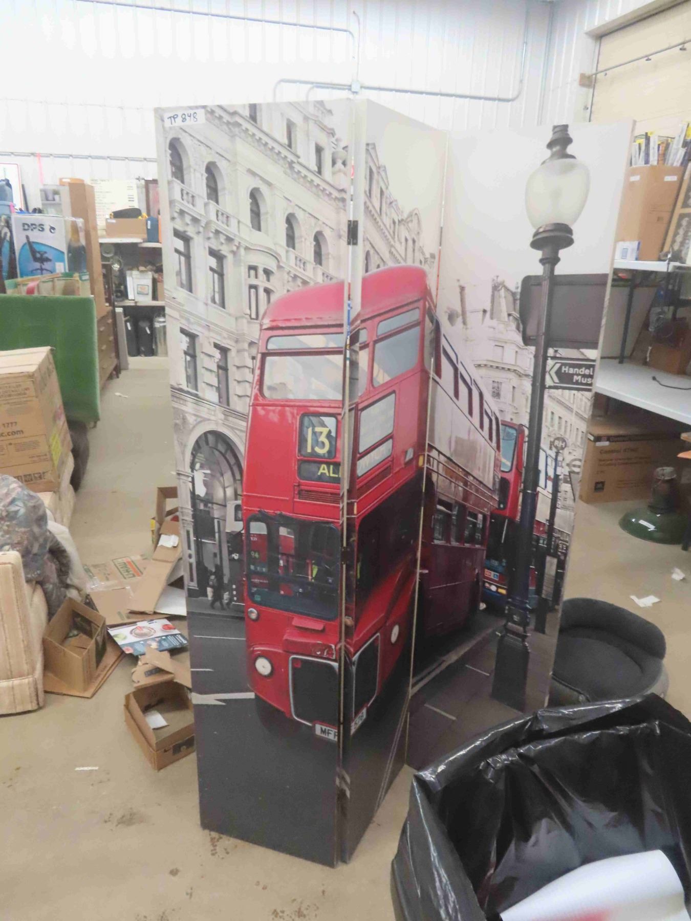 Bus Divider Tall London Bus Room Divider/ Picture 48