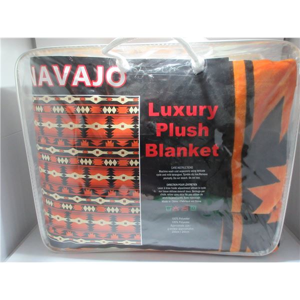 NEW:  QUEEN SIZE LUXURY PLUSH NAVAJO DESIGN BLANKET