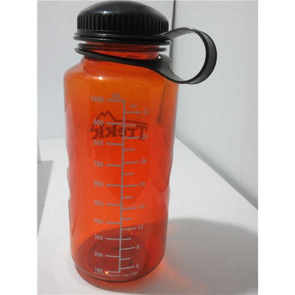 NEW:  TREKK WATER BOTTLE (32 OZ)
