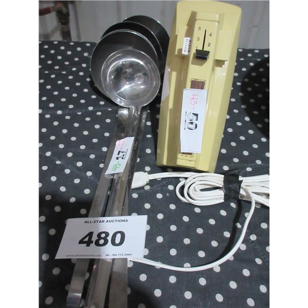 5 ASSORTED STAINLESS STEEL LADELS & ELECTRIC HAND MIXER (WORKING)
