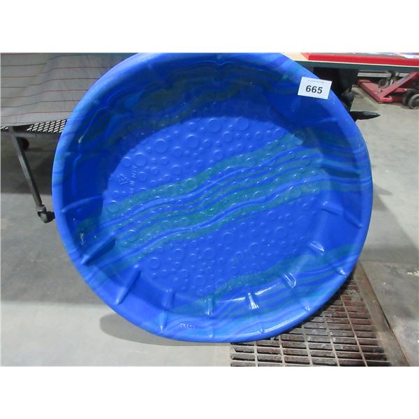 ESTATE:  KID'S PLASTIC WADING POOL