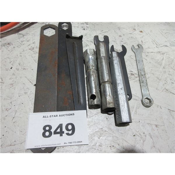 SEIZURE:  WRENCHES & SOCKETS - 6 PIECES