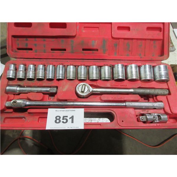 SEIZURE:  GEL 1/2" RATCHET & SOCKETS IN RED CASE