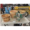Image 1 : 4 Bushel Baskets, Wagon for Garden Décor