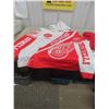 Image 7 : Detroit Red Wings ; (7) Ball Caps, Zippered Hoodie Sz 2XL & Hoodie Sz 3XL 