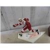 Image 6 : 3 Hockey Red Wing Figurines ; Henrik Zetterberg, Nicklas Lindstrom, Brett hull +