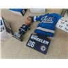 Image 3 : 3 Blake Wheeler Mini Jerseys, Byfuglien Bobblehead, Eric Comrie, Bluetooth