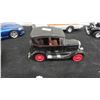 Image 7 : 8 Die Cast + Plastic Vehicles 1:24 Scale + Smaller