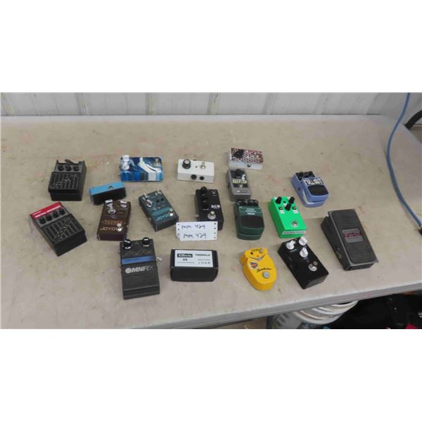 18 Controls ; Treble Booster, Foot Pedals, Distortion, Mixing Controls