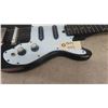 Image 4 : Harmony 6 String Electric Guitar
