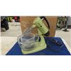 Image 3 : Vintage Avocado Green Sunbeam Mixmaster with 2 Glass Bowls