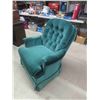 Image 2 : Living Room Button Back Swivel Chair