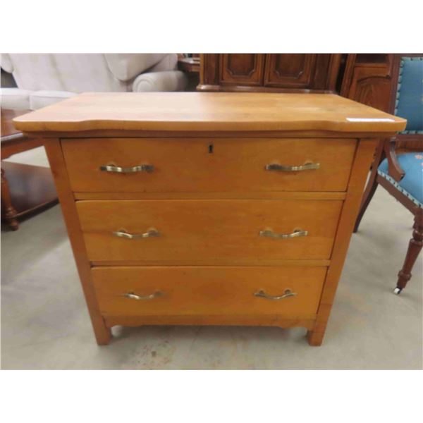 3 Drawer Dresser 17" x 28" x 32" 