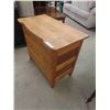 Image 2 : 3 Drawer Dresser 17" x 28" x 32" 