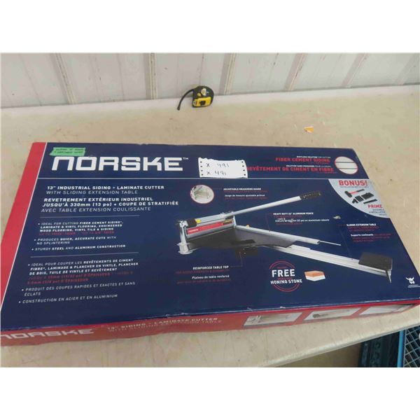 New Norske 13" Industrial Siding + Laminate Cutter