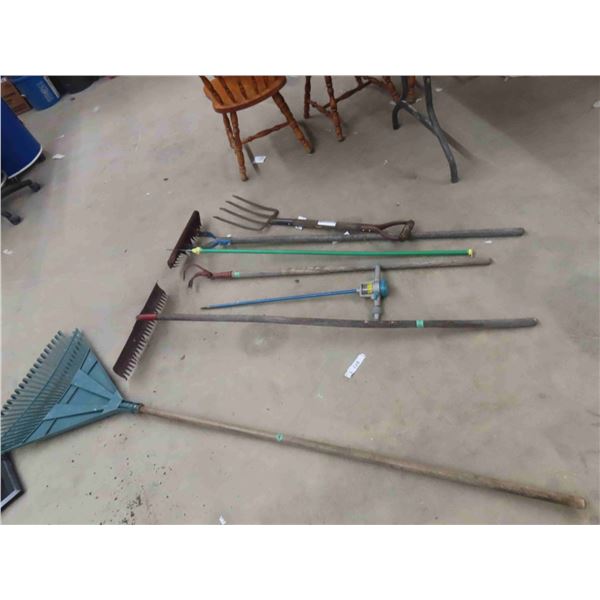 6 Yard Items ; 3 Rakes, Scuffler, Potato Fork, Water Sprayer