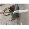 Image 4 : 5 Tiki Torches, Gutter Filtrate Guard, Hose Sprayer, Garbage Can, Expandable Sprayer