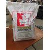 Image 1 : Can Dry All Purpose Absorbent - 36lb Bag Unopened