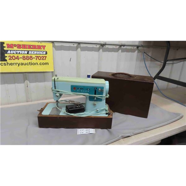 Singer Sewing Machine with Case