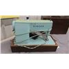 Image 4 : Singer Sewing Machine with Case