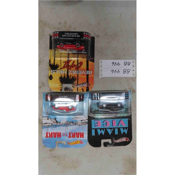 3 Hot Wheels : 68 Olds Cutlass Covertibles, Ferrari 365 GT54 Daytona Spyder, Ferrari 