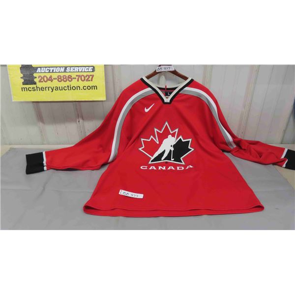 Nike Team Canada Red Jersey Size Large